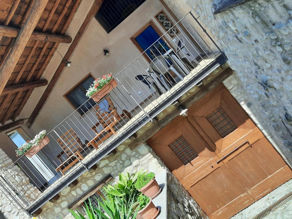 Corte Davini Agriturismo Monzambano Exterior foto