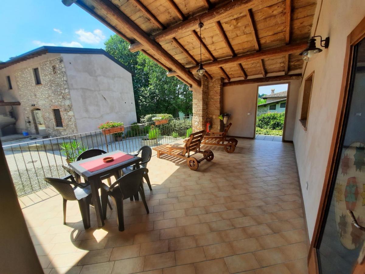 Corte Davini Agriturismo Monzambano Exterior foto