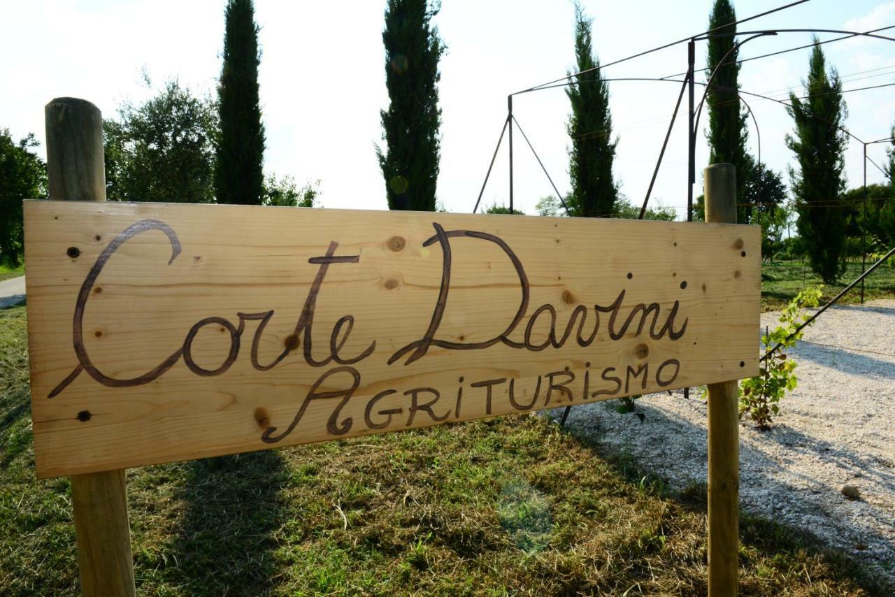 Corte Davini Agriturismo Monzambano Exterior foto